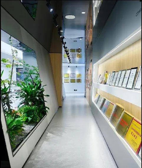 TCL华星 t3 展厅竖向走廊效果图